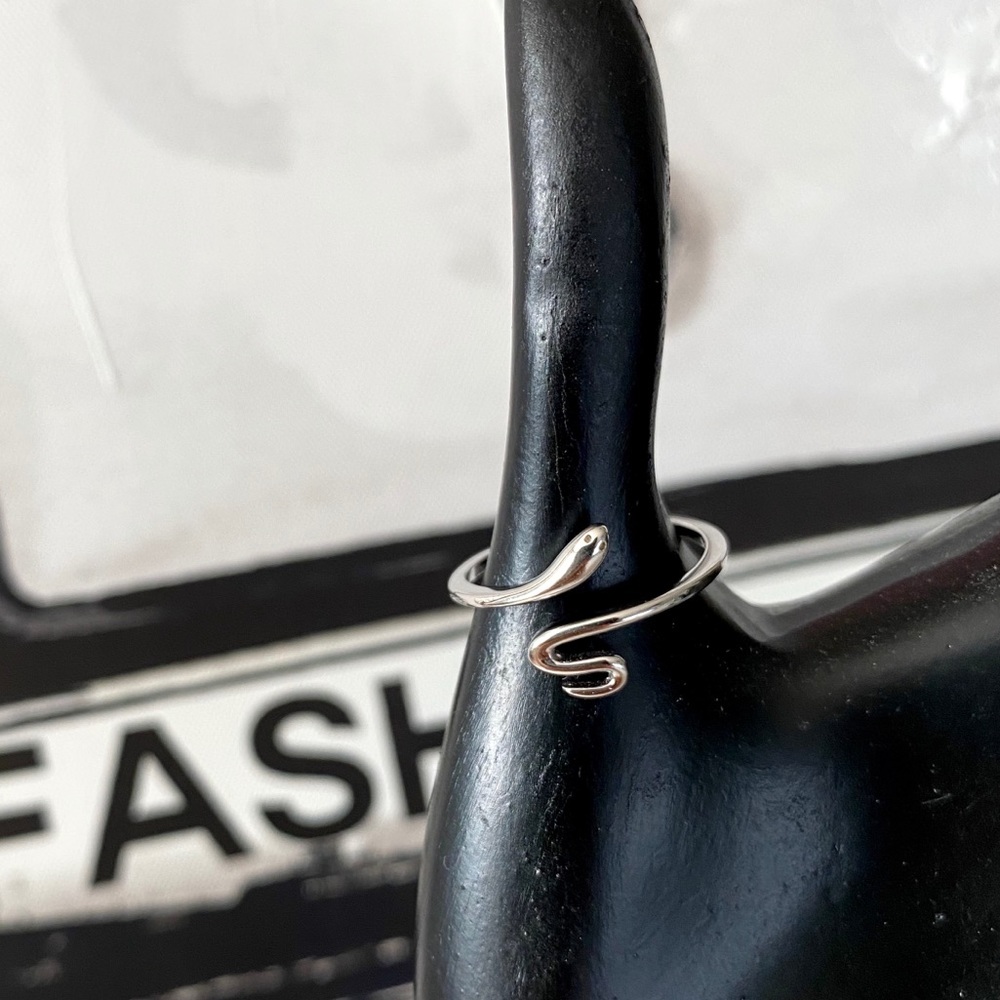 925 Sterling Silver Snake Ring - Picture 3 of 4